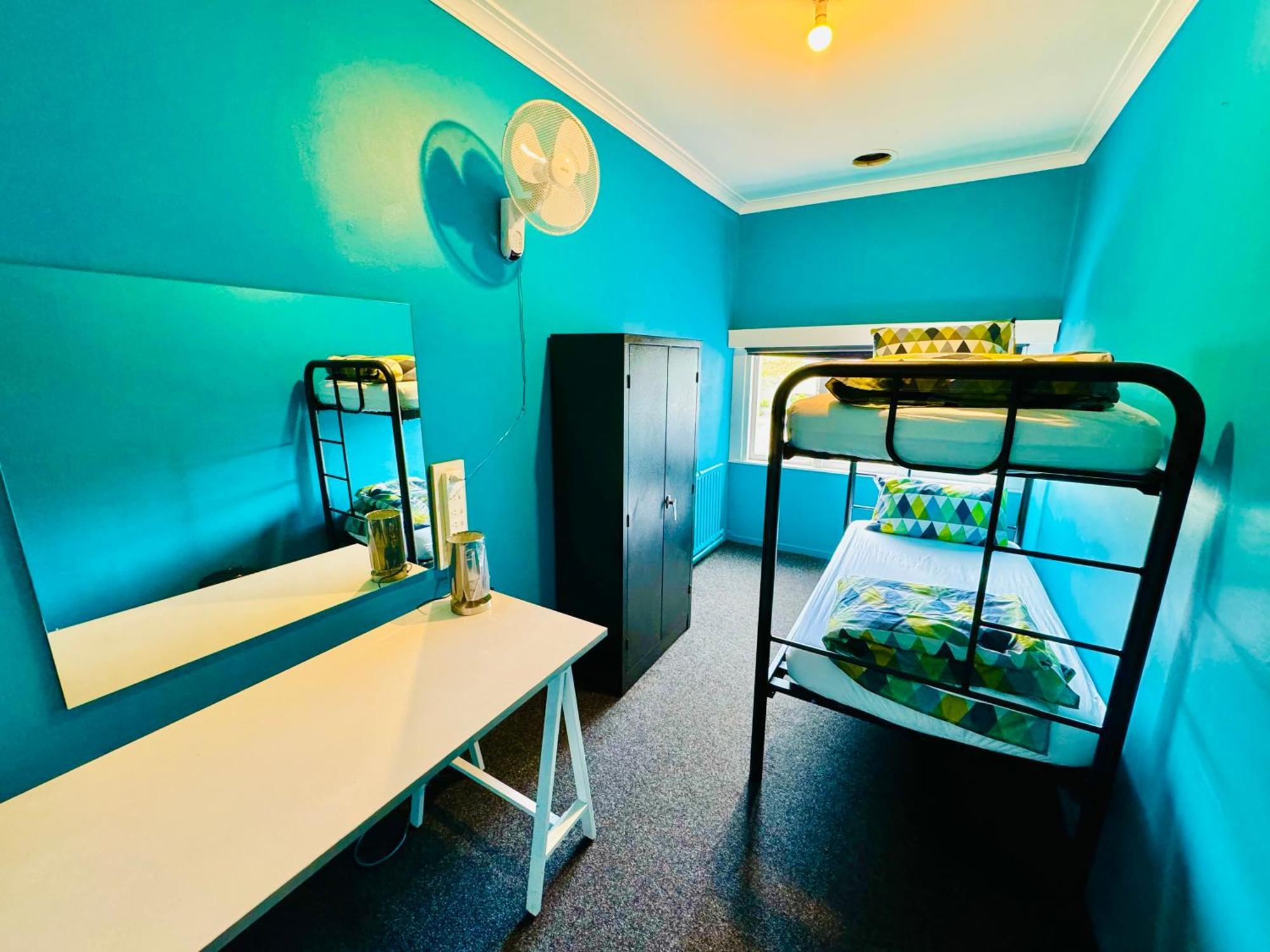 Crashpalace Backpackers Роторуа Екстериор снимка