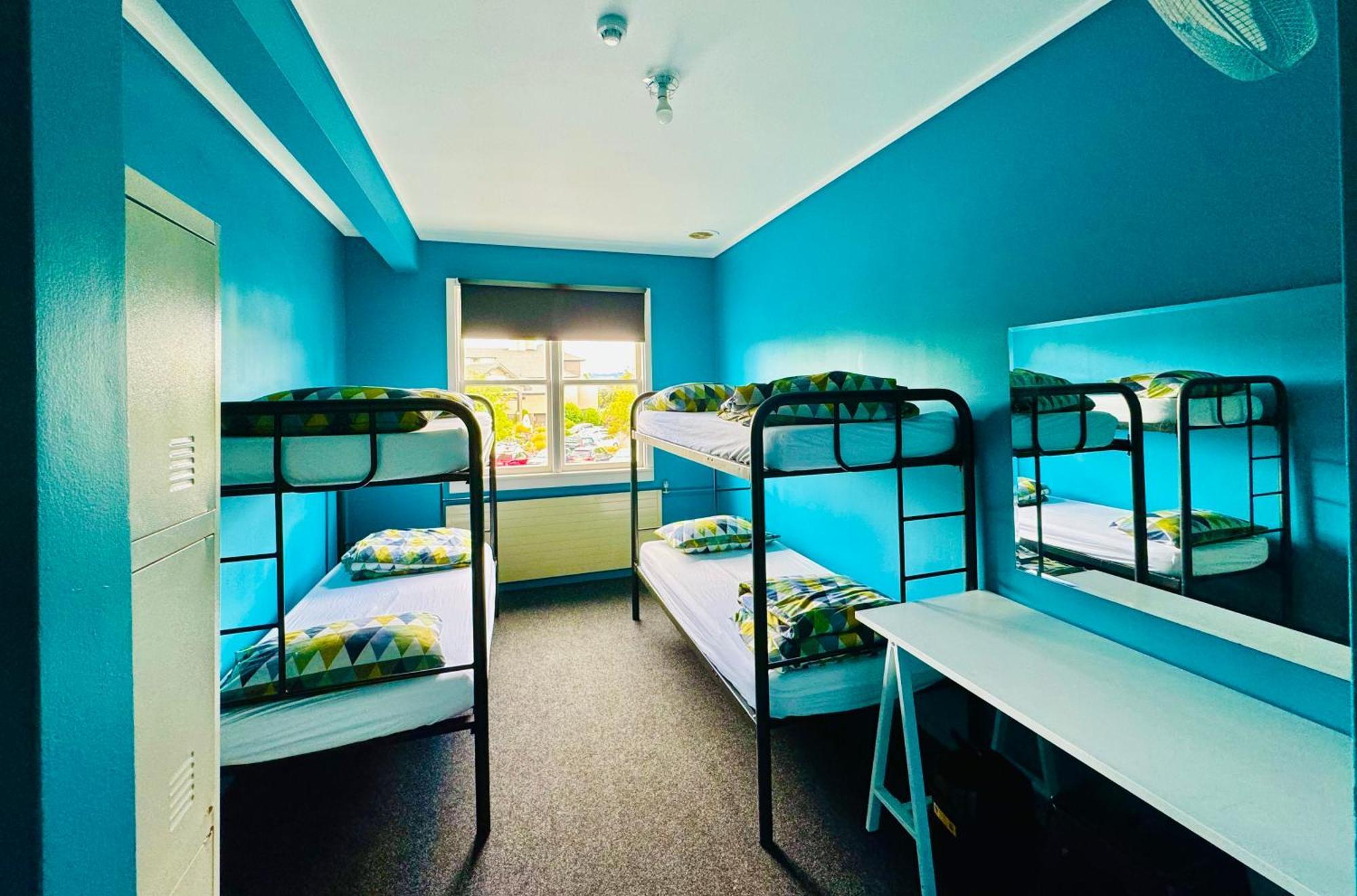 Crashpalace Backpackers Роторуа Екстериор снимка