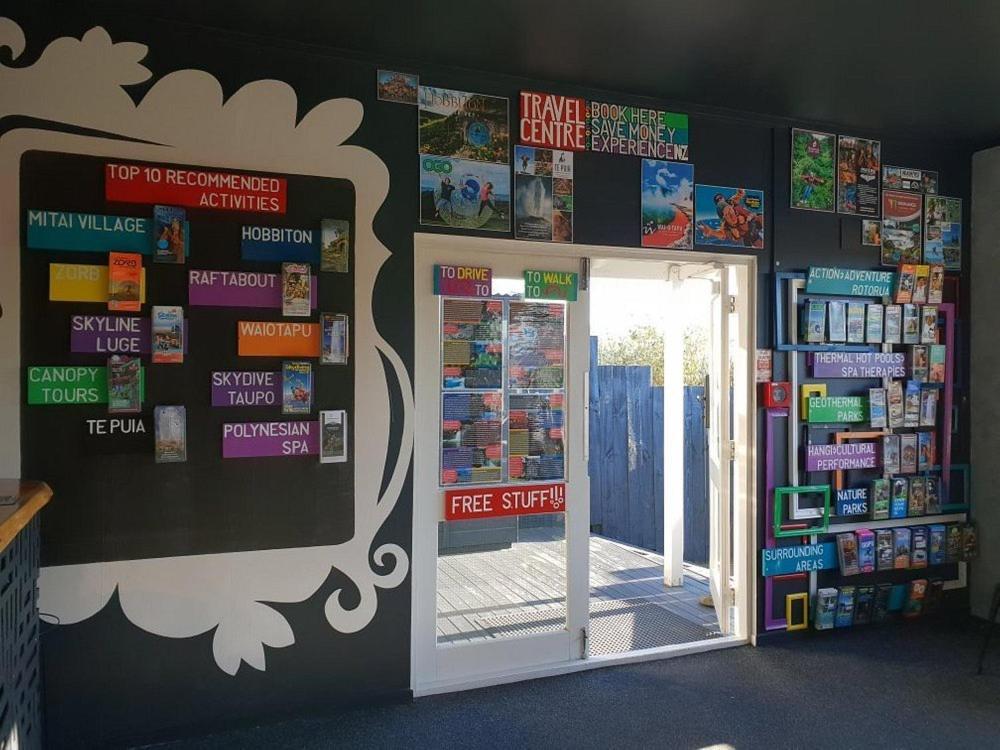 Crashpalace Backpackers Роторуа Екстериор снимка