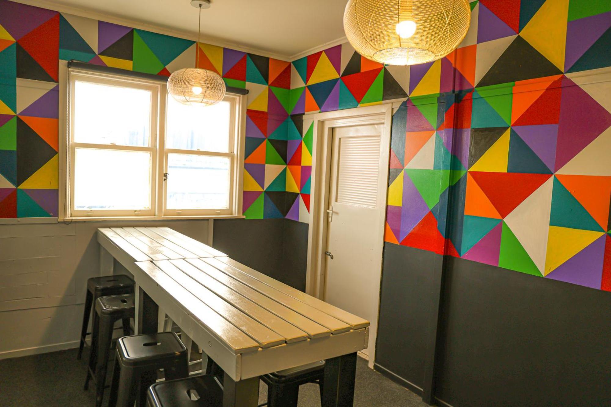 Crashpalace Backpackers Роторуа Екстериор снимка