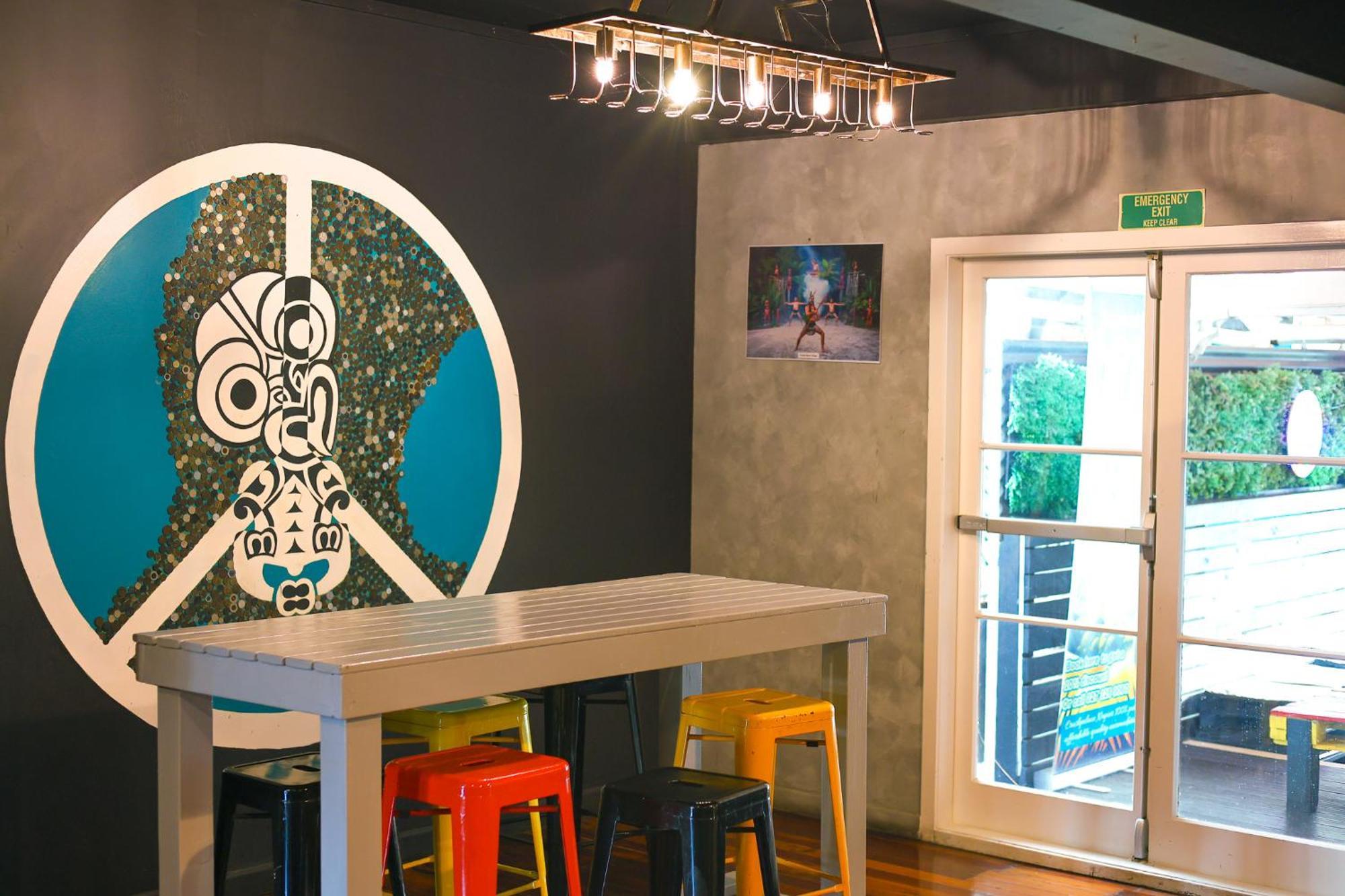 Crashpalace Backpackers Роторуа Екстериор снимка