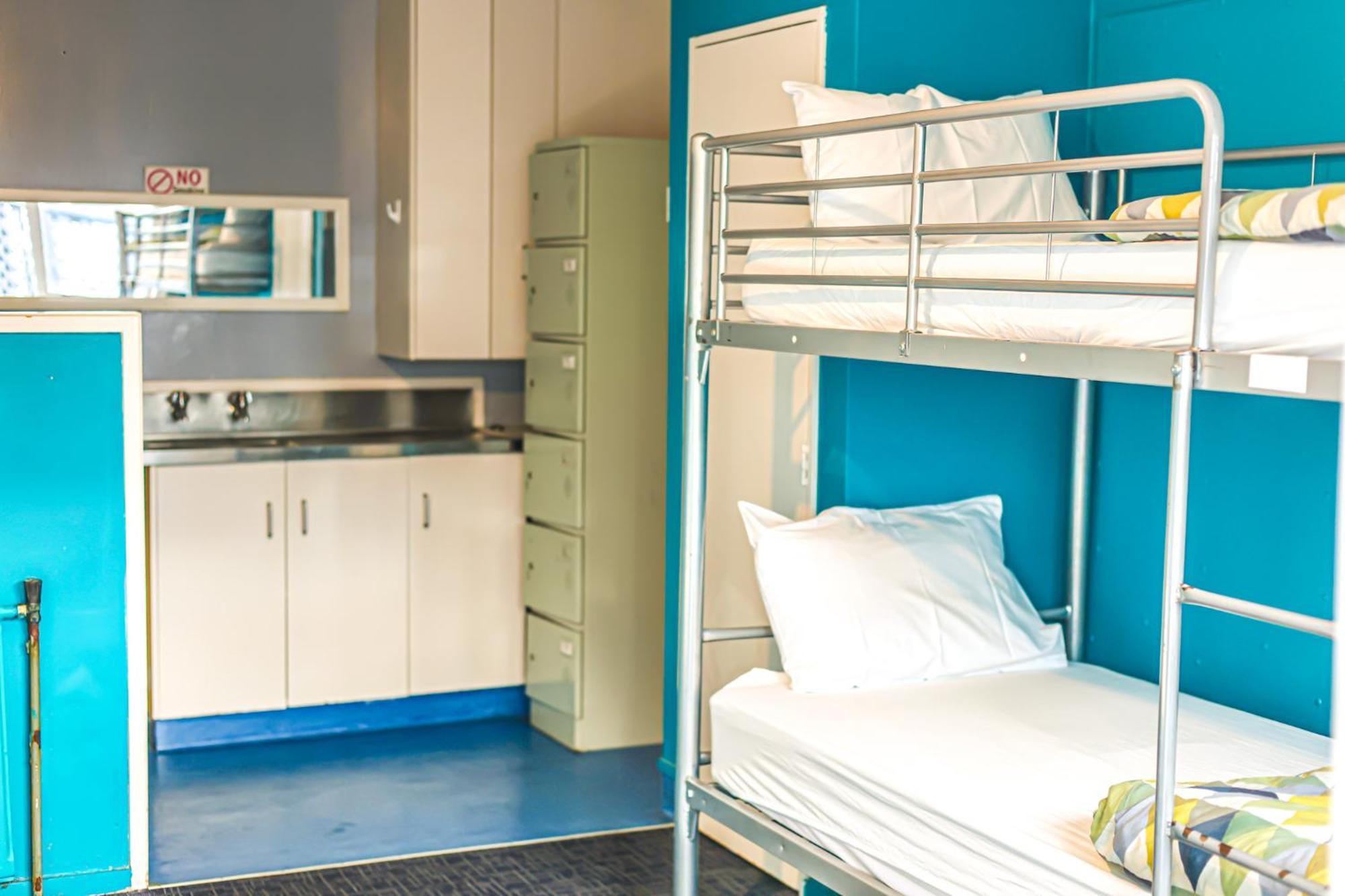 Crashpalace Backpackers Роторуа Екстериор снимка