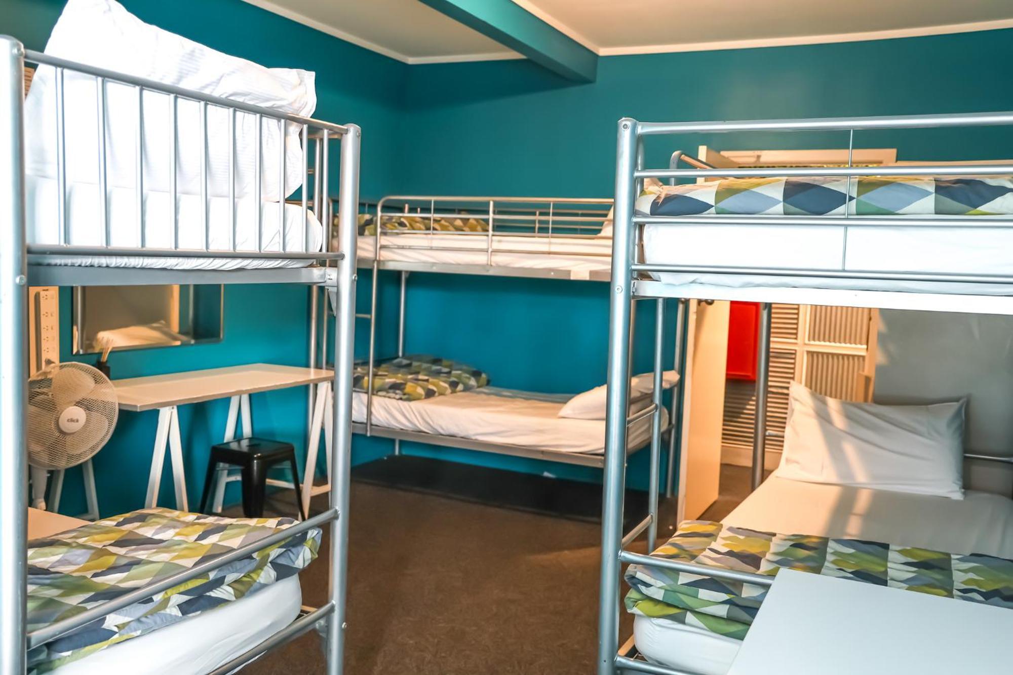 Crashpalace Backpackers Роторуа Екстериор снимка