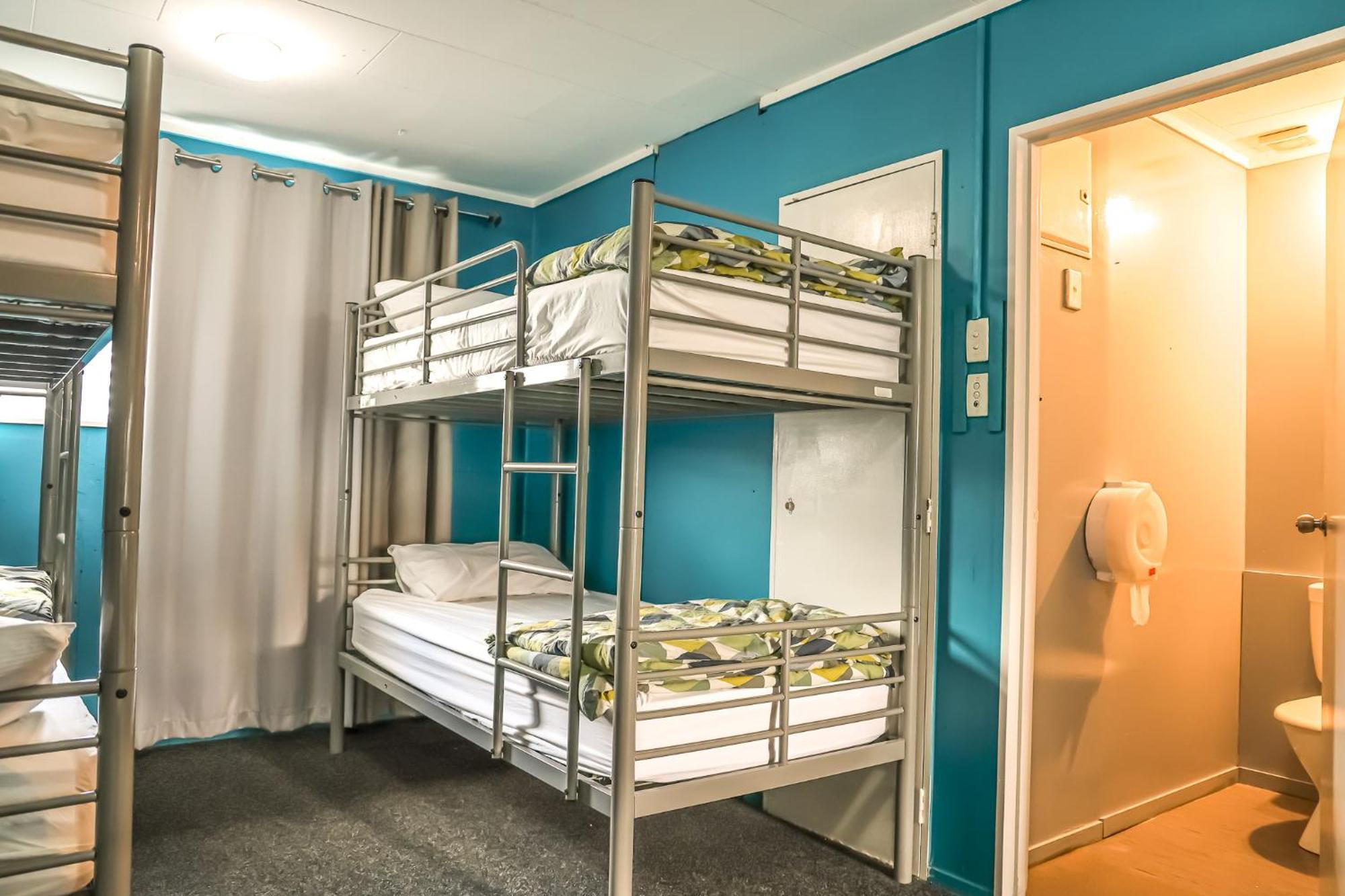 Crashpalace Backpackers Роторуа Екстериор снимка